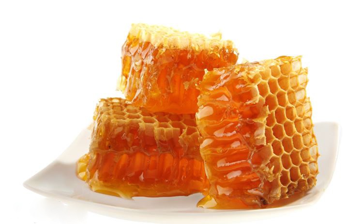 Mật ong rừng được thị trường ưa chuộng nhiều dù có giá thành cao.